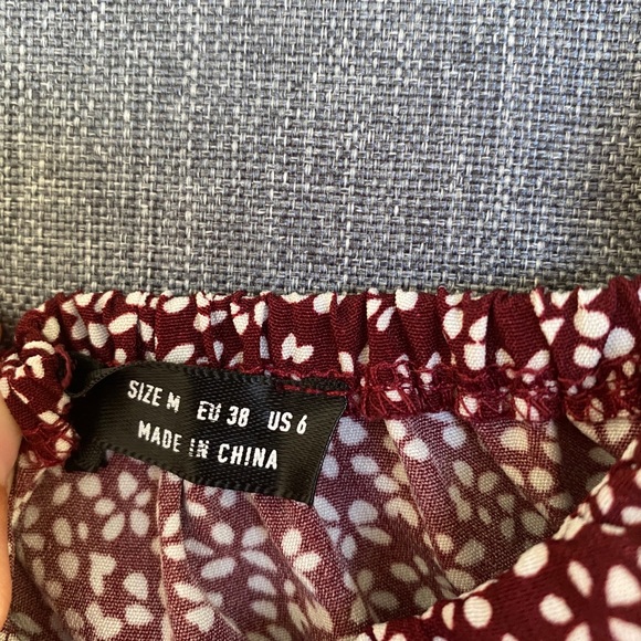 red crop top - Picture 2 of 3